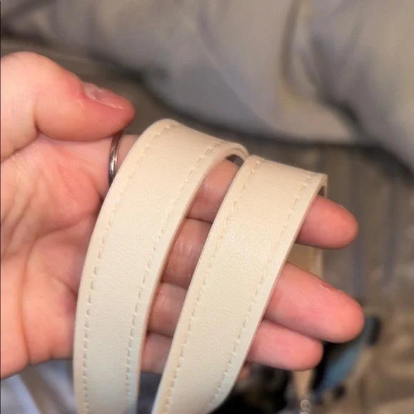 Leopard Print Faux Fur Tote Bag with White Straps - Picture 3 of 6